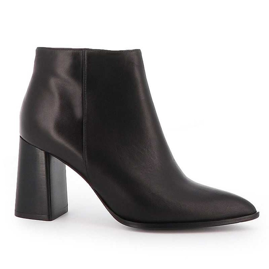 Chamberlan Alma Ankle Boots Black C'Est Noir | Shoes